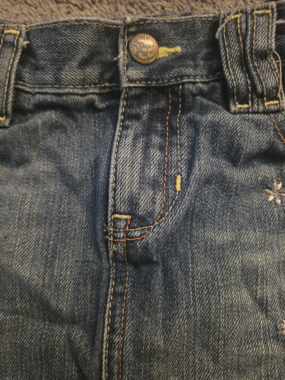 GAP brand, Blue Denim, Toddler‎ jean skort with Floral Embroidery, Size 4